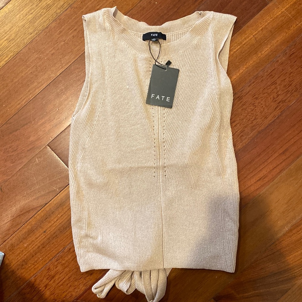 Sleeveless blouse